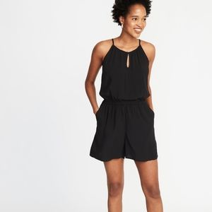 Waist-defined sleeveless keyhole romper